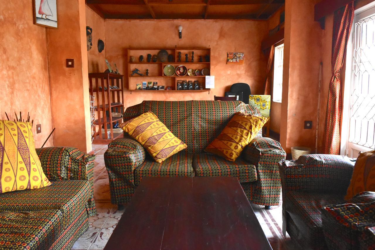 Amahoro Guest House Ruhengeri Buitenkant foto